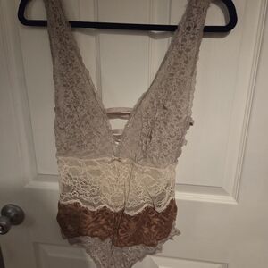 Elegant Lace Women Intimate in Cream and Brown